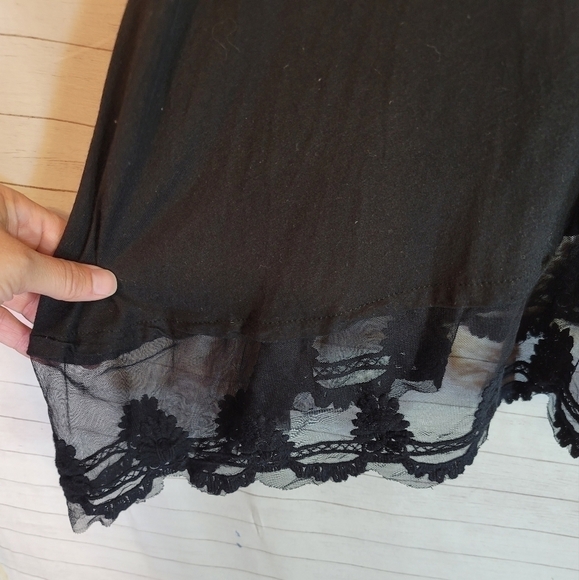 PAPER CRANE BLACK FLOWY TANK TOP W LACE HEM, SZ XS - Picture 10 of 13